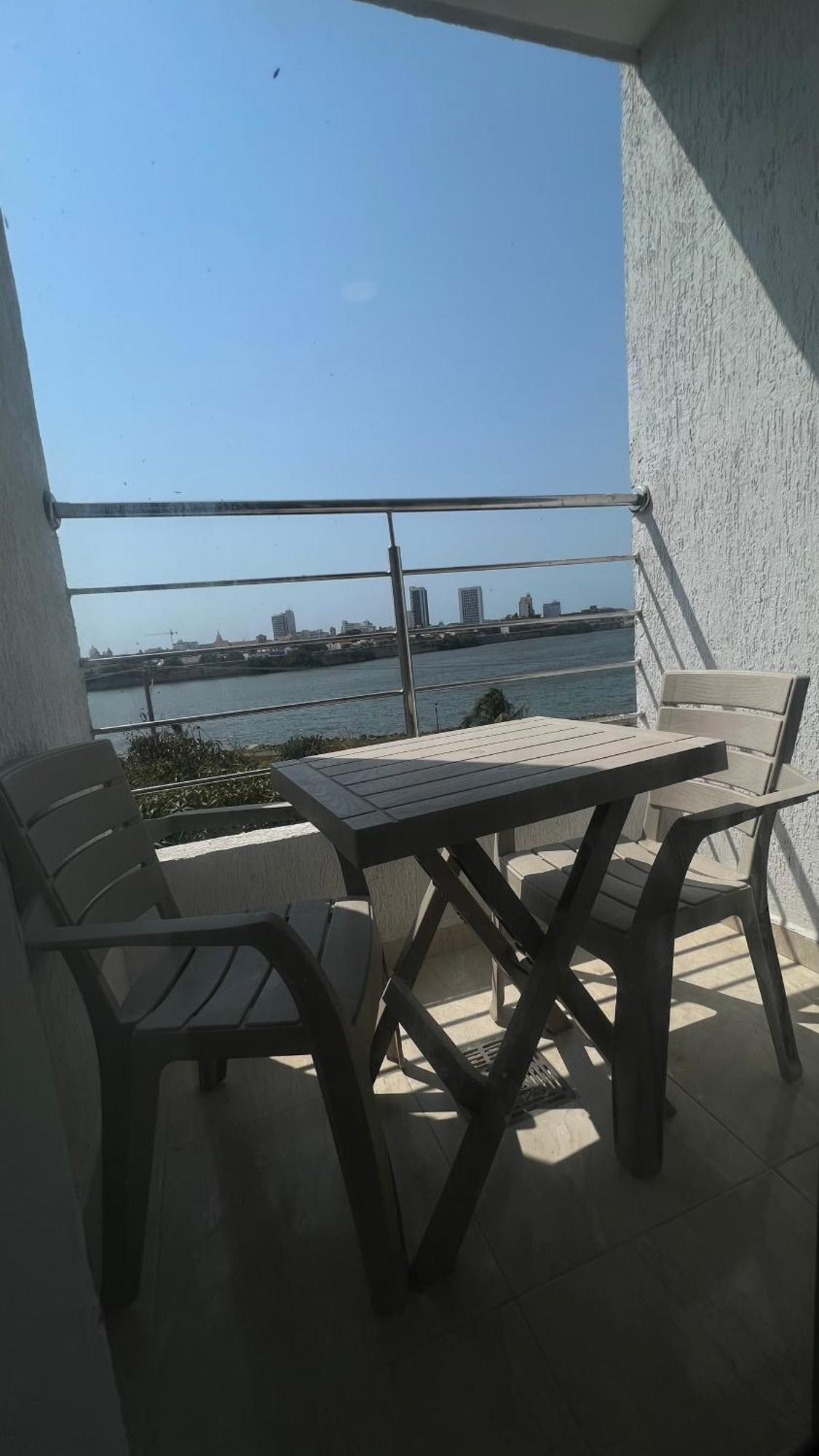 Bahia 79 Apartasuites Cerca Al Centro Cartagena 외부 사진